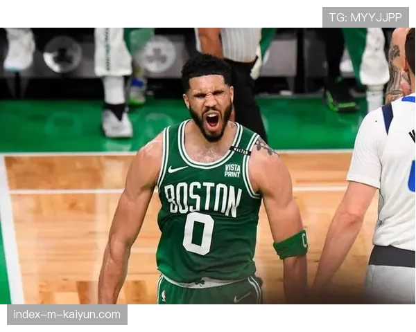 凯尔特人进攻效率120.0位列联盟第二，塔图姆复出后战术体系升级